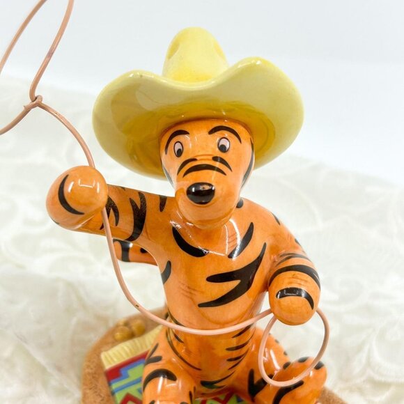 Royal Doulton Tigger Yee Haw (Winnie the Pooh Wild West Collection) Figurine - Picture 2 of 7